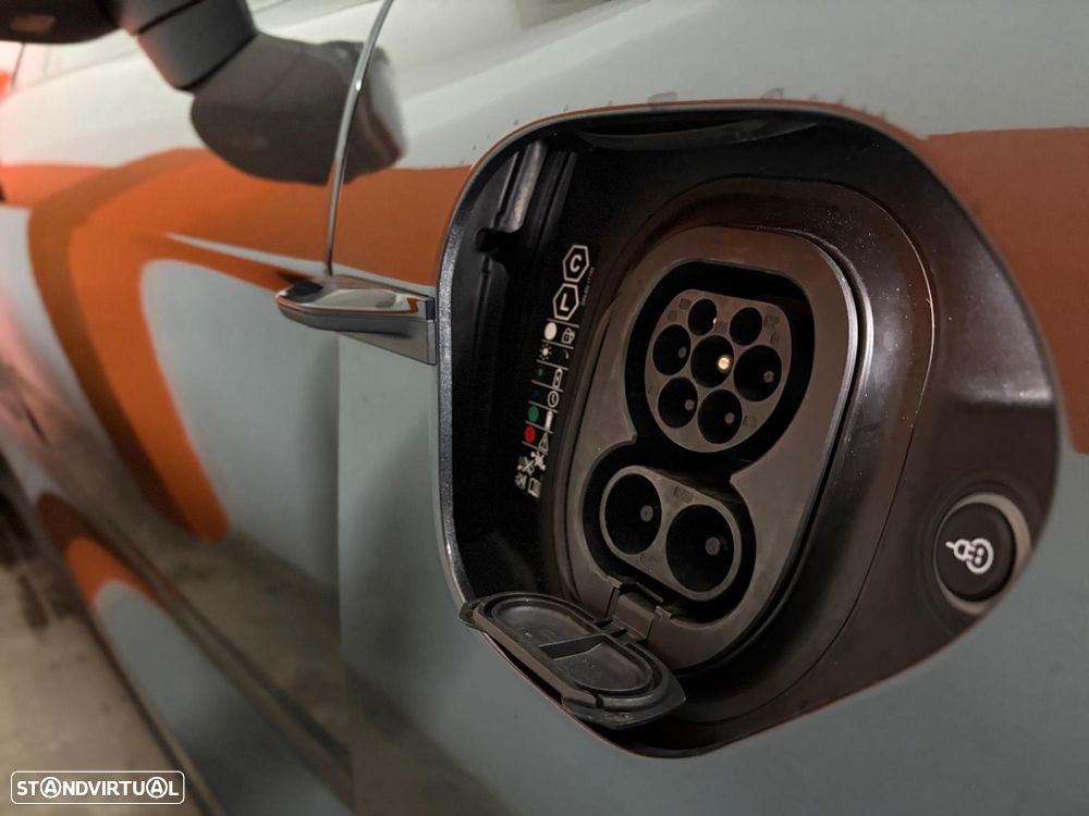 Porsche Taycan Standard - 31