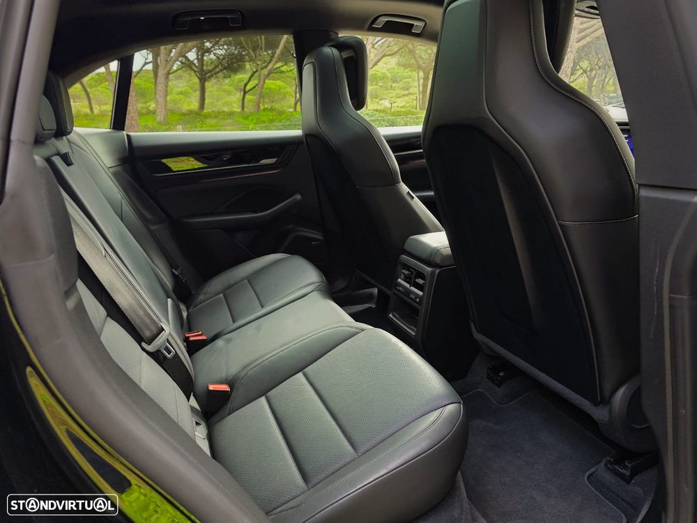 Porsche Macan Electric 4 - 20