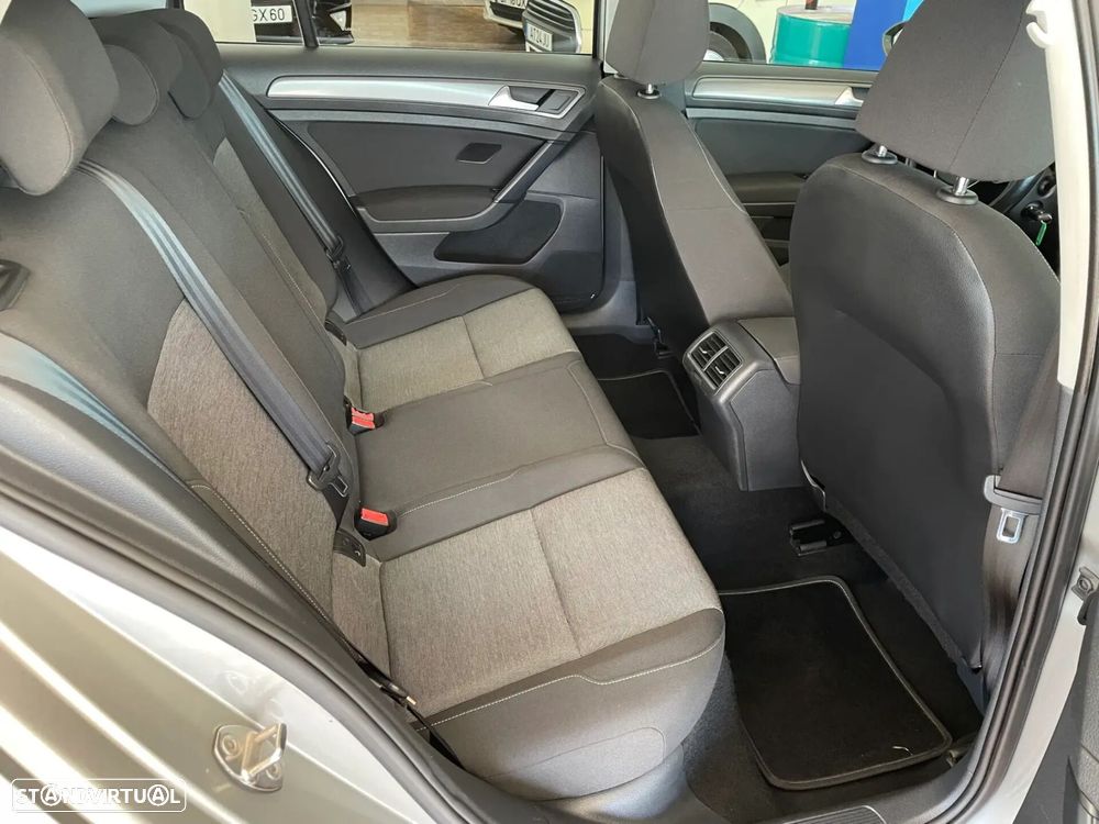 VW Golf - 21