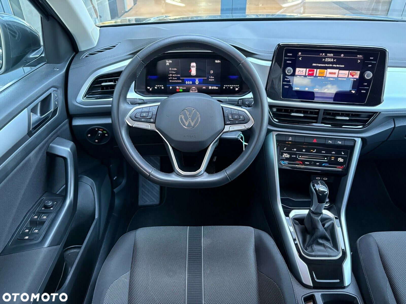 Volkswagen T-Roc - 10