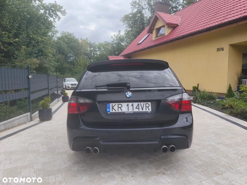 BMW Seria 3 325xi Touring - 8