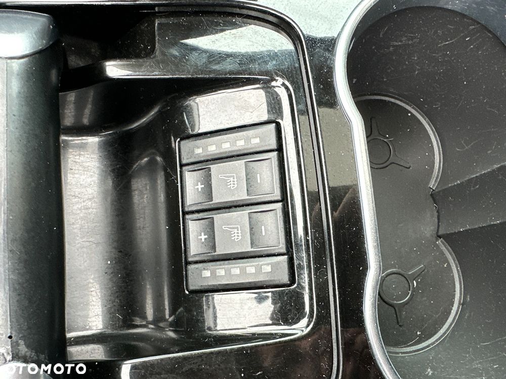 Ford Galaxy 2.0 TDCi DPF Business Edition - 34