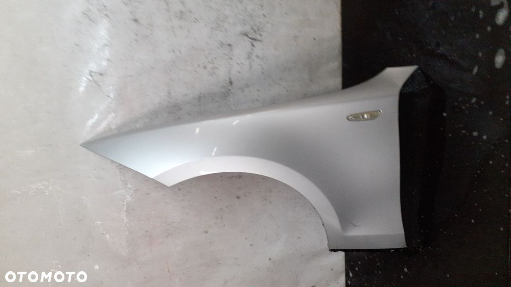 * BŁOTNIK PRZEDNI PRZOD  LEWY BMW 1 E81 E82 E87 E88 TITANSILBER 354 - 1