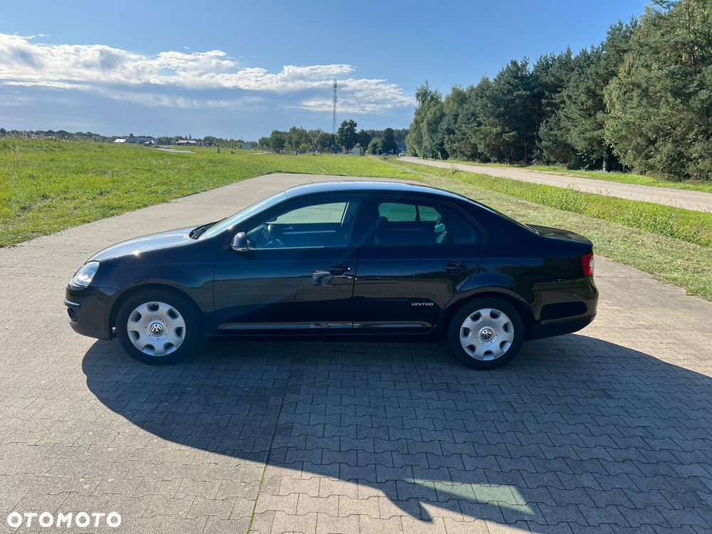 Volkswagen Jetta 2.0 TDI DPF Trendline - 7