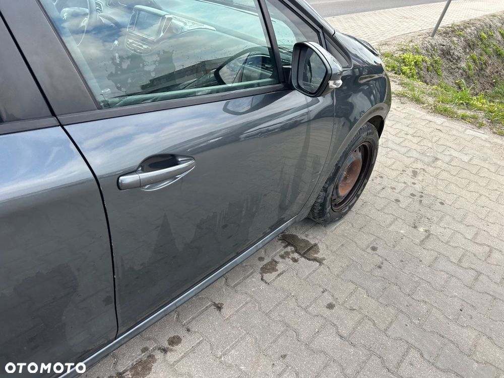 Peugeot 208 - 13