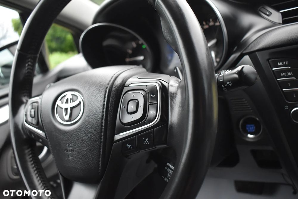 Toyota Avensis - 39