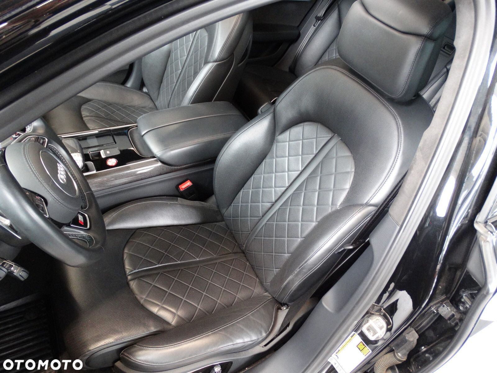 Audi S8 - 32