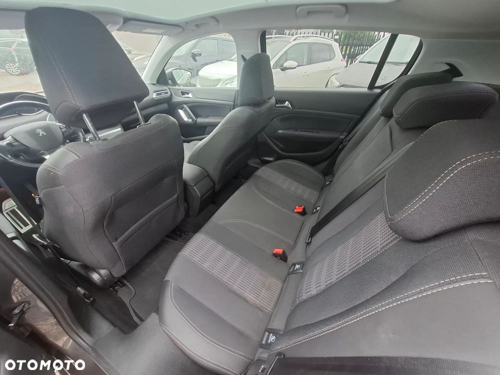 Peugeot 308 1.5 BlueHDi Allure S&S - 15