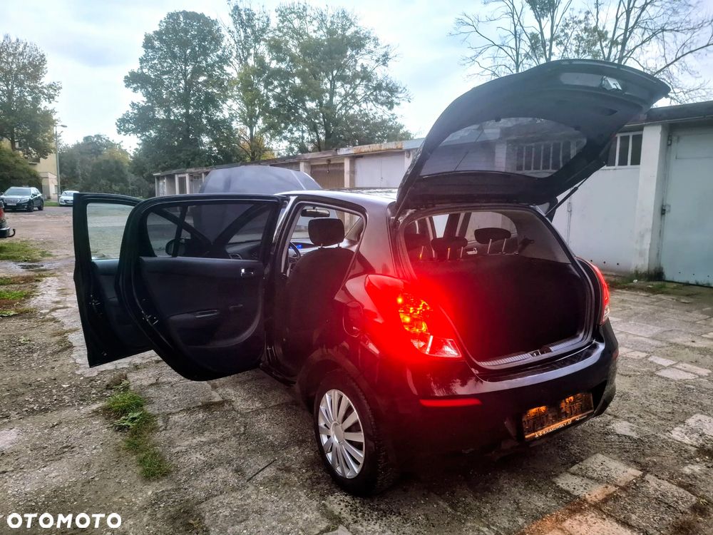 Hyundai i20 - 19
