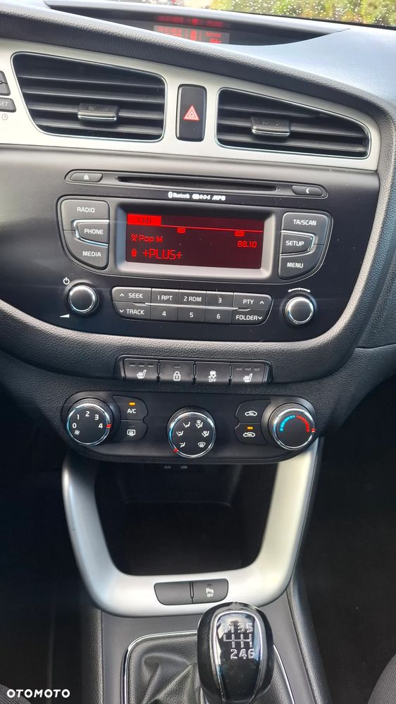 Kia Ceed 1.6 GDI Fifa World Cup Edition - 14