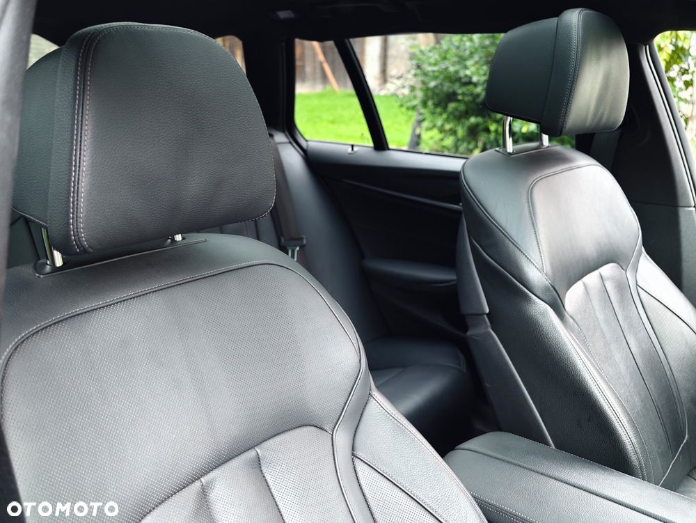 BMW Seria 5 530e xDrive M Sport sport - 26