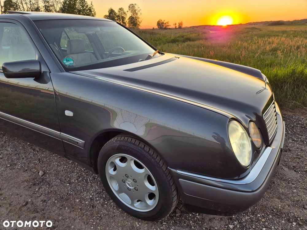 Mercedes-Benz Klasa E - 15