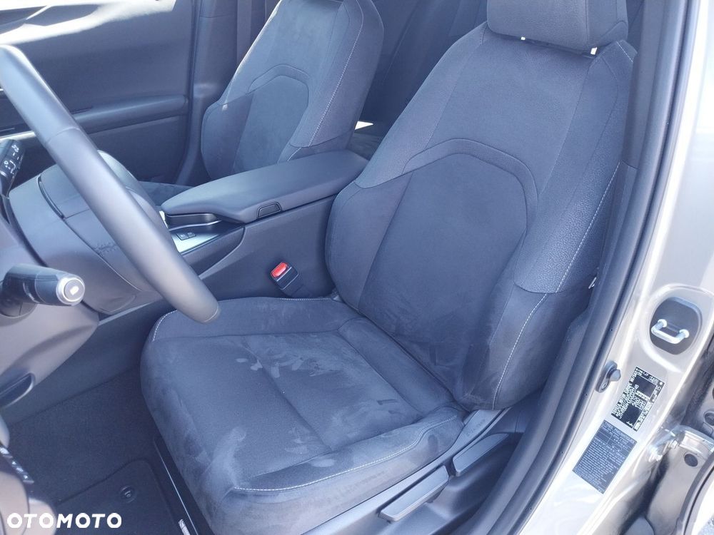 Lexus UX 300h Business - 16