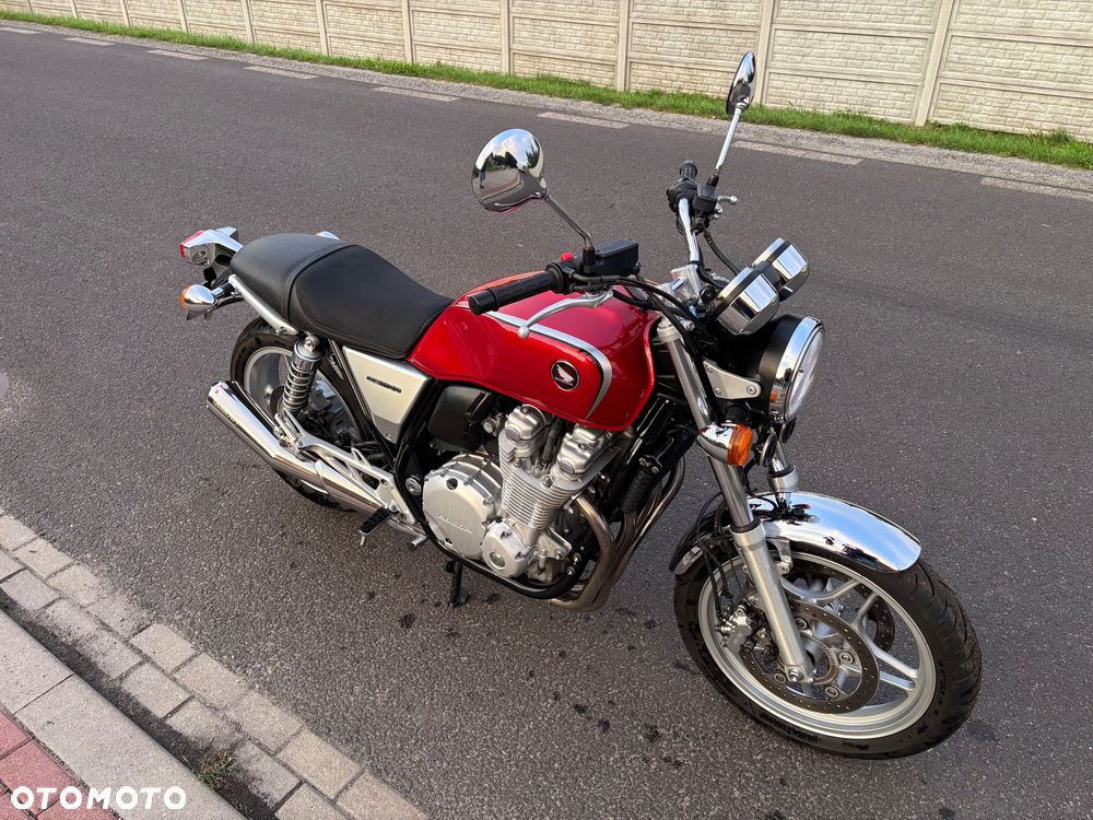 Honda CB - 12
