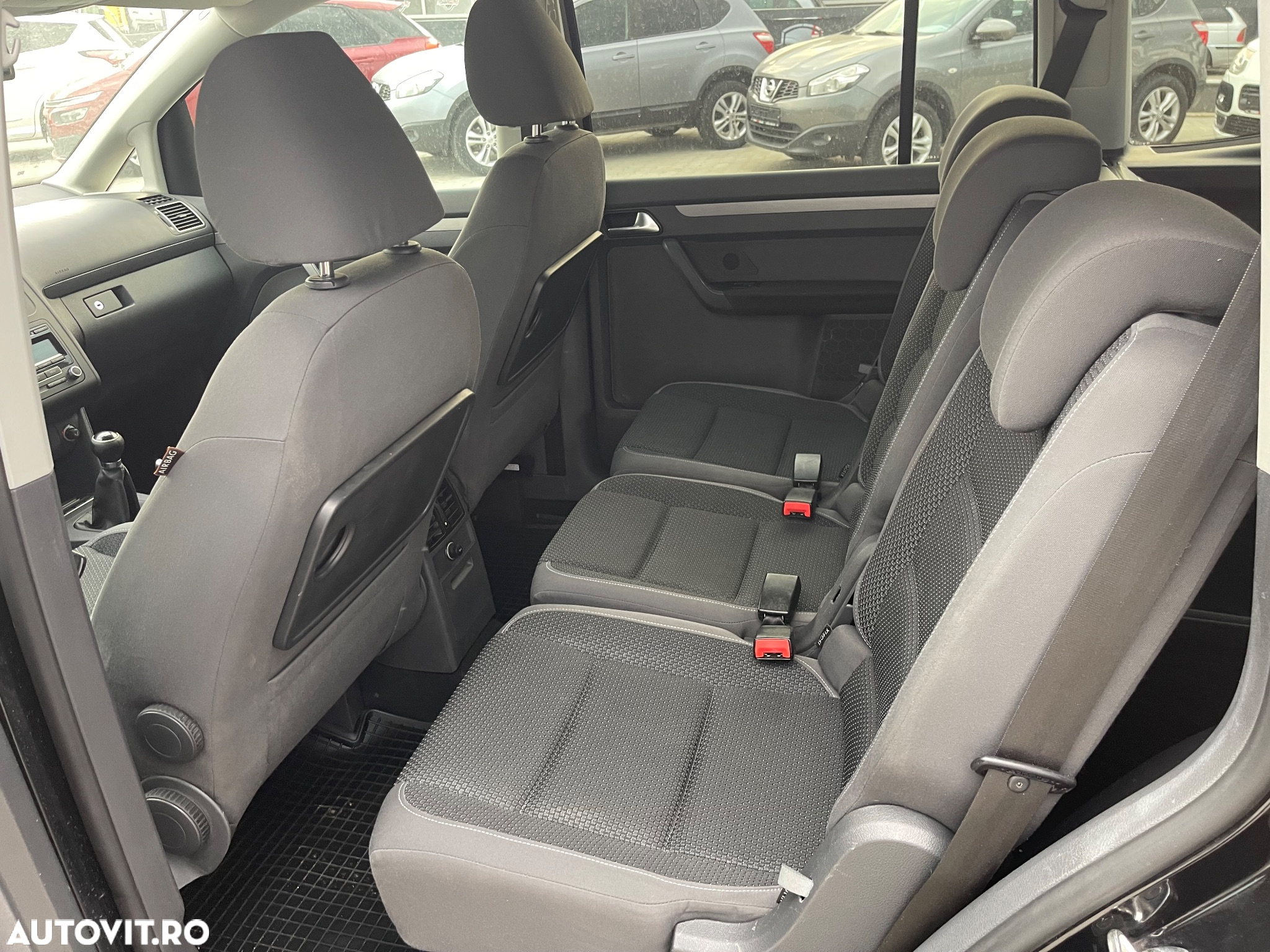 Volkswagen Touran 1.6 TDI DPF BlueMotion Technology Comfortline - 11