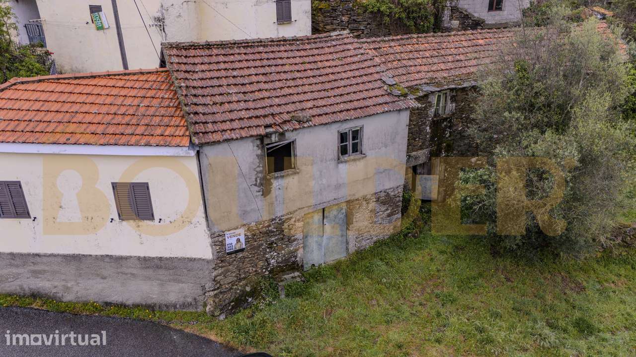 Moradia para restauro em Vilar de Ferreiros - Grande imagem: 2/10