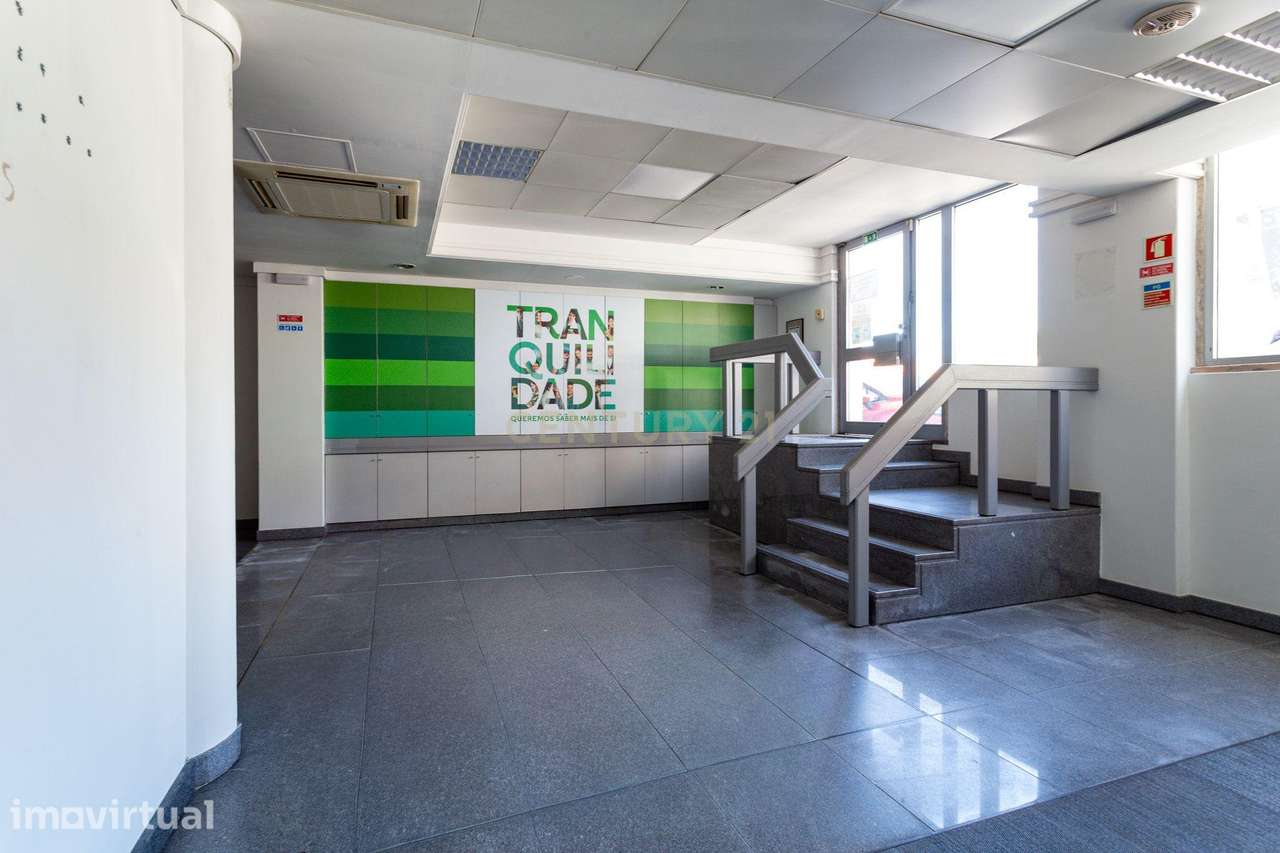 Loja no centro de Loures para arrendamento - Grande imagem: 5/25