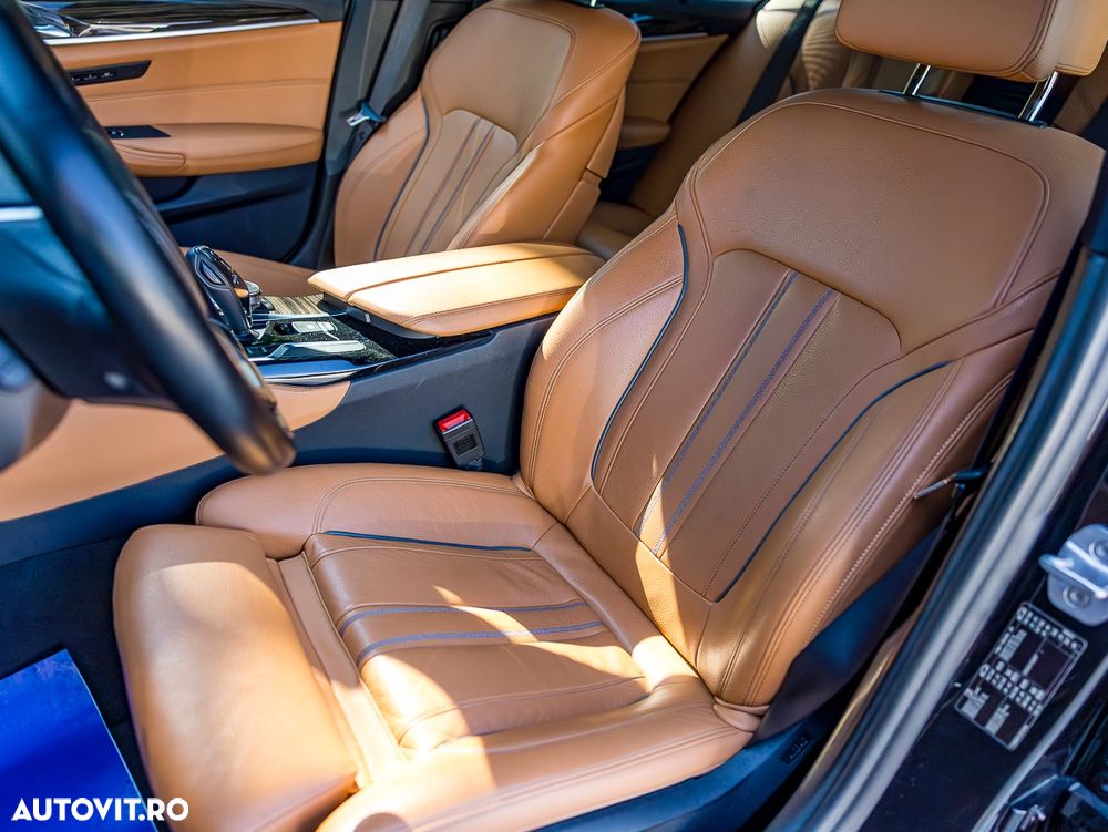BMW Seria 5 530i Aut. Luxury Line - 29