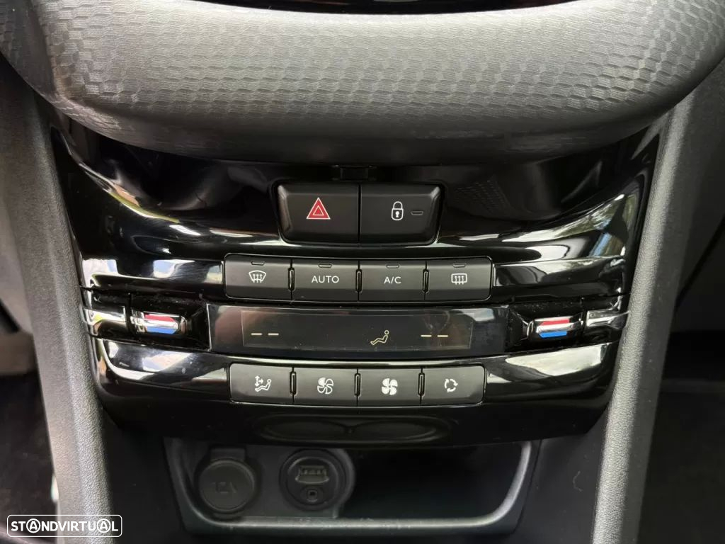 Peugeot 208 1.2 PureTech GT Line - 19