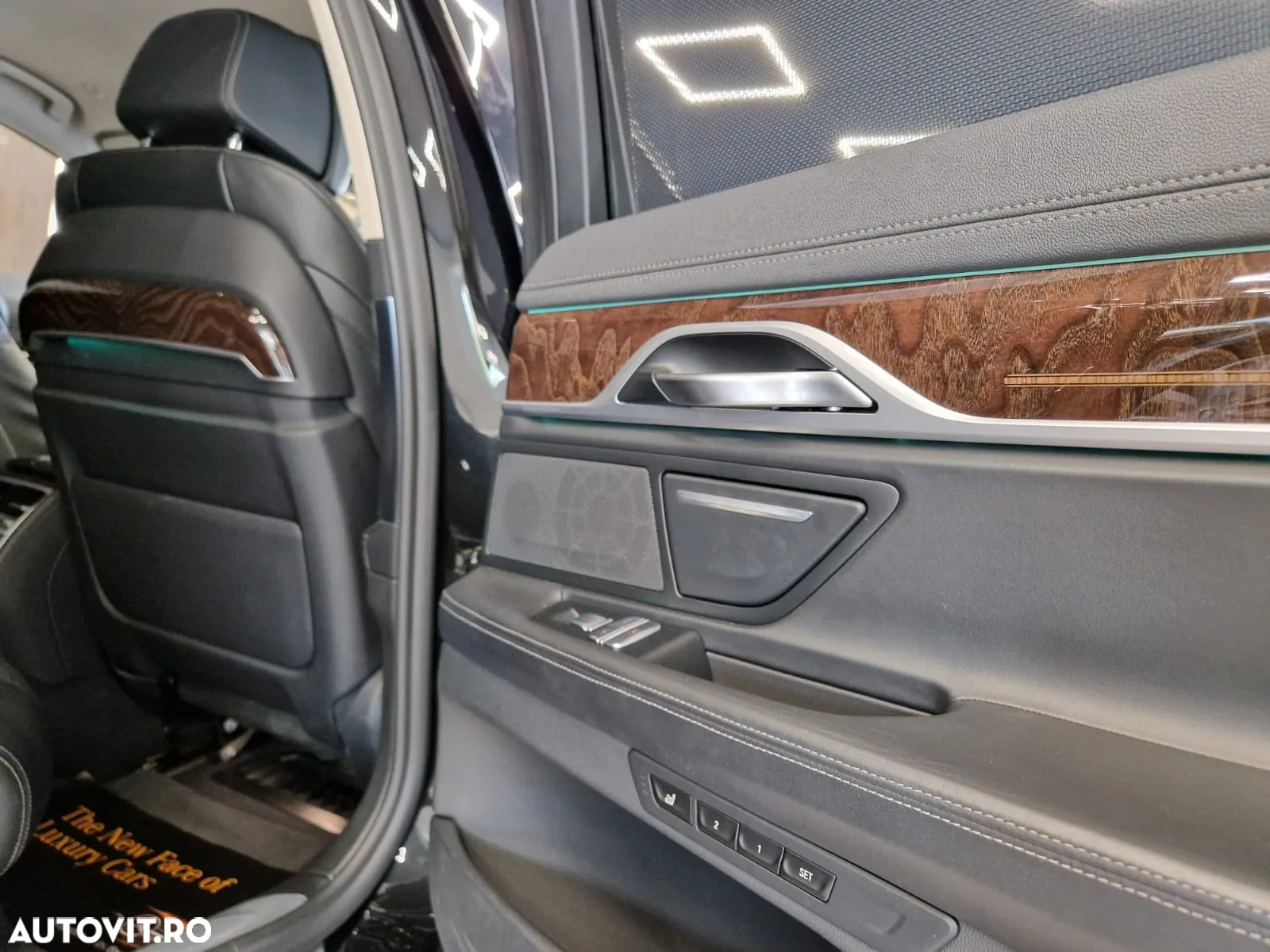 BMW Seria 7 730Ld xDrive - 24