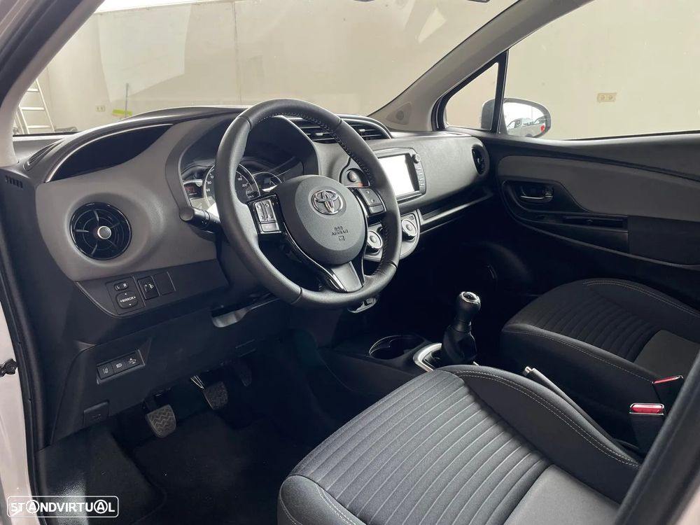 Toyota Yaris 1.0 VVT-i ACtive - 10