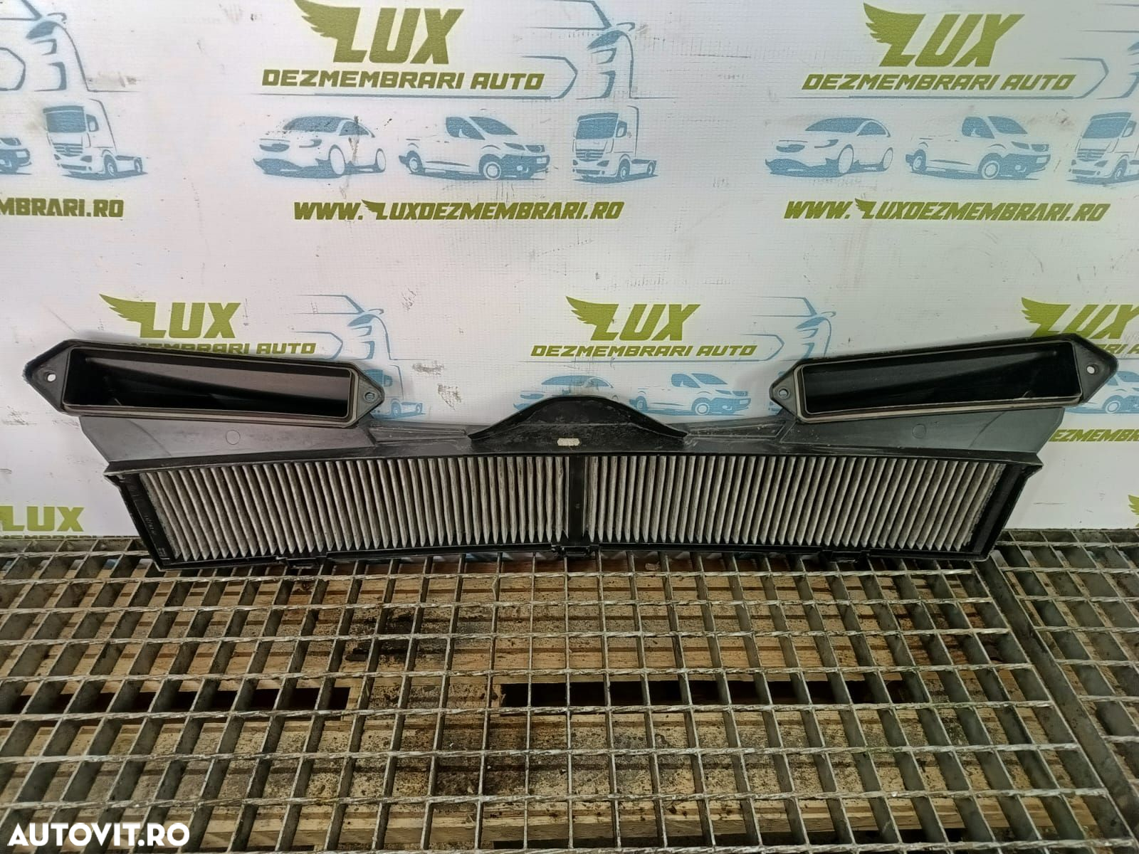 Capac filtru polen BMW Seria 3 E91 (facelift)  [din 2008 pana  2013] - 2