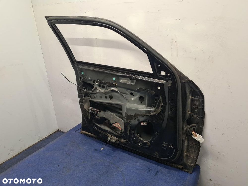 CHRYSLER 300C 3.0 CRD DRZWI PRZÓD LEWE - 11