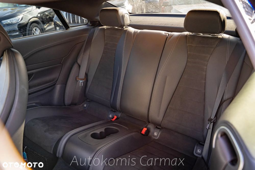 Mercedes-Benz Klasa E 200 4-Matic 9G-TRONIC - 19