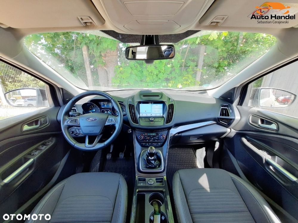 Ford Kuga 1.5 EcoBoost 2x4 Titanium - 5