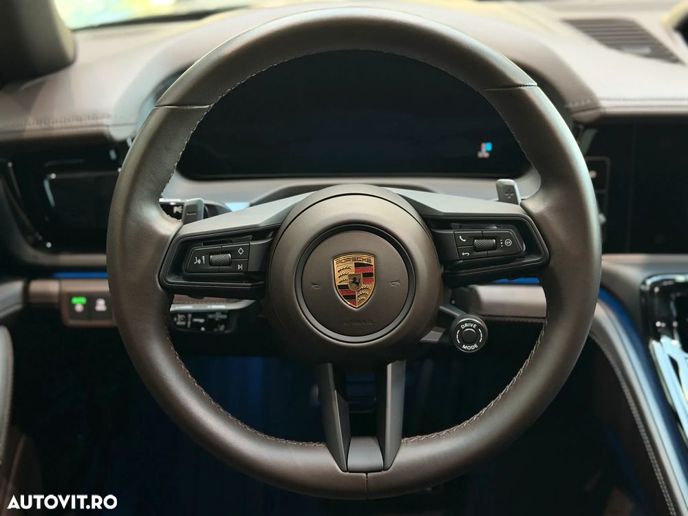 Porsche Panamera 4 E-Hybrid - 35