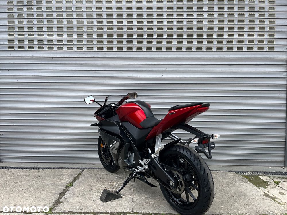Yamaha YZF - 29