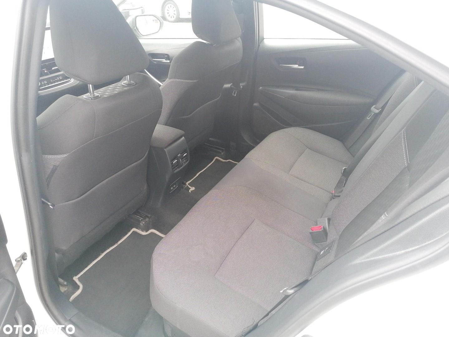 Toyota Corolla - 12