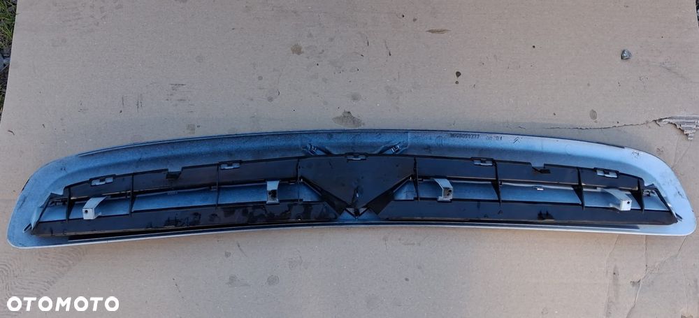 Atrapa chłodnicy CITROEN XARA PICASSO LIFT biała 9650059377  OE - 4