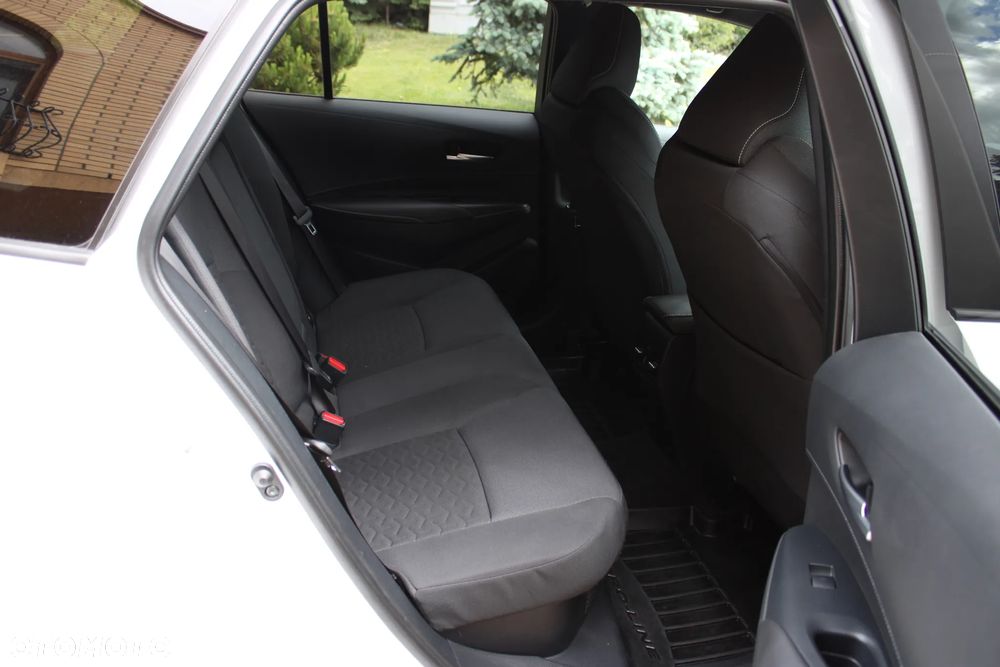 Toyota Corolla 2.0 Hybrid Comfort - 23