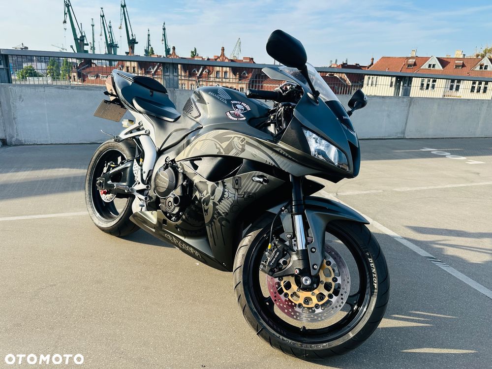 Honda CBR - 1