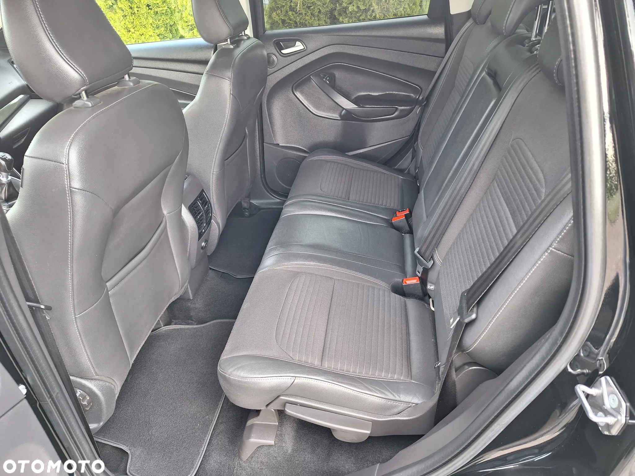 Ford Kuga 2.0 TDCi 2x4 Business Edition - 21