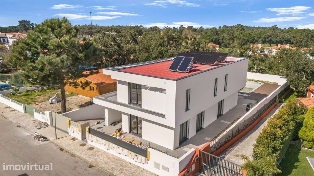 Moradia Nova e Estilosa Perto do Centro de Azeitão - Grande imagem: 2/38