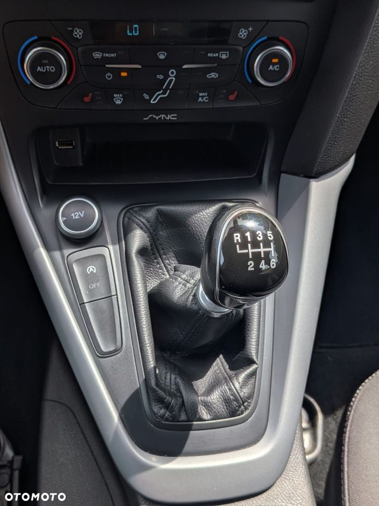 Ford Focus SW - 21