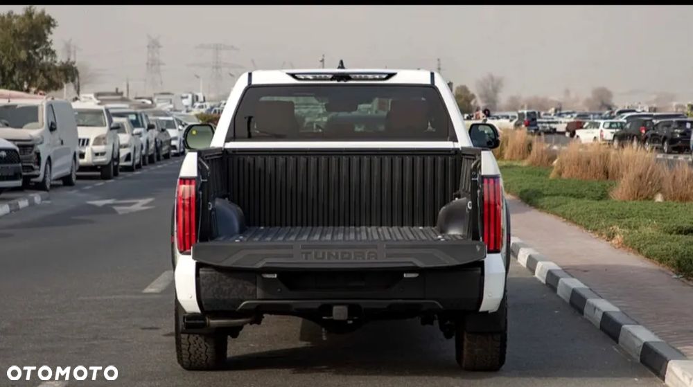 Toyota Tundra - 4