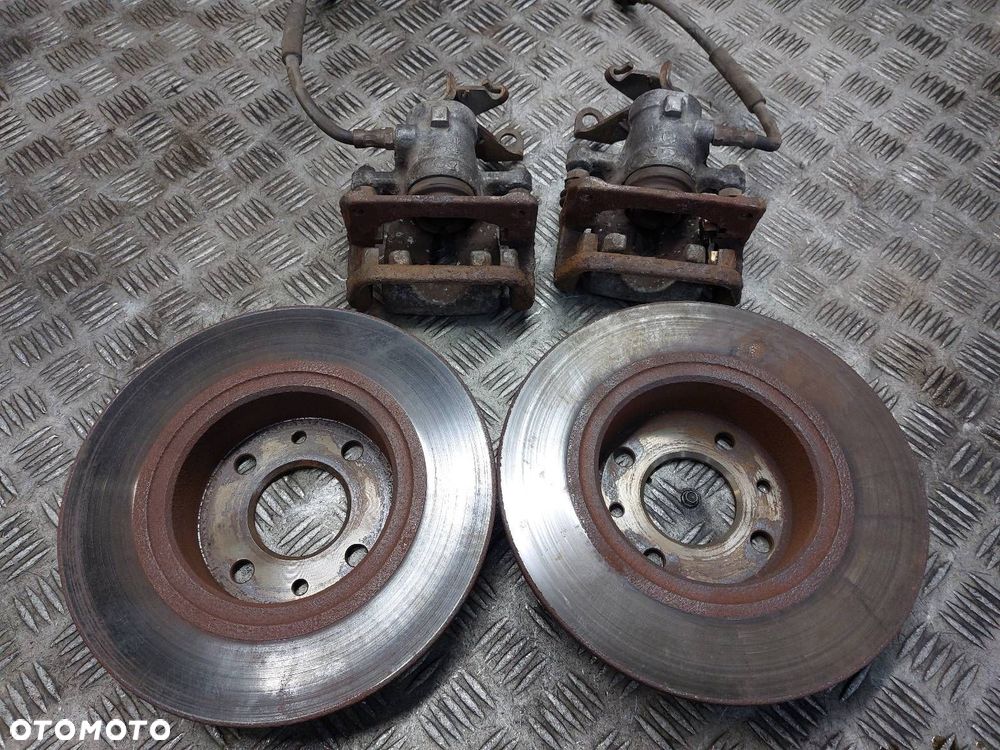 TARCZE HAMULCOWE TYŁ + ZACISKI LANCIA LYBRA I - 2