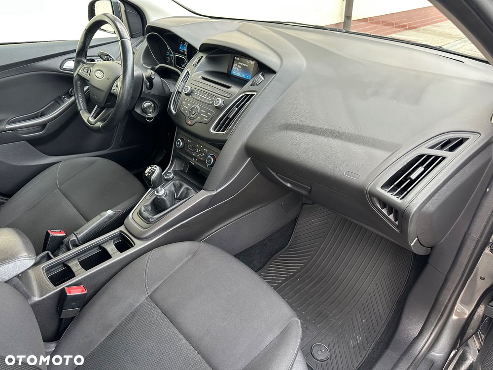 Ford Focus 1.5 TDCi SYNC Edition - 23