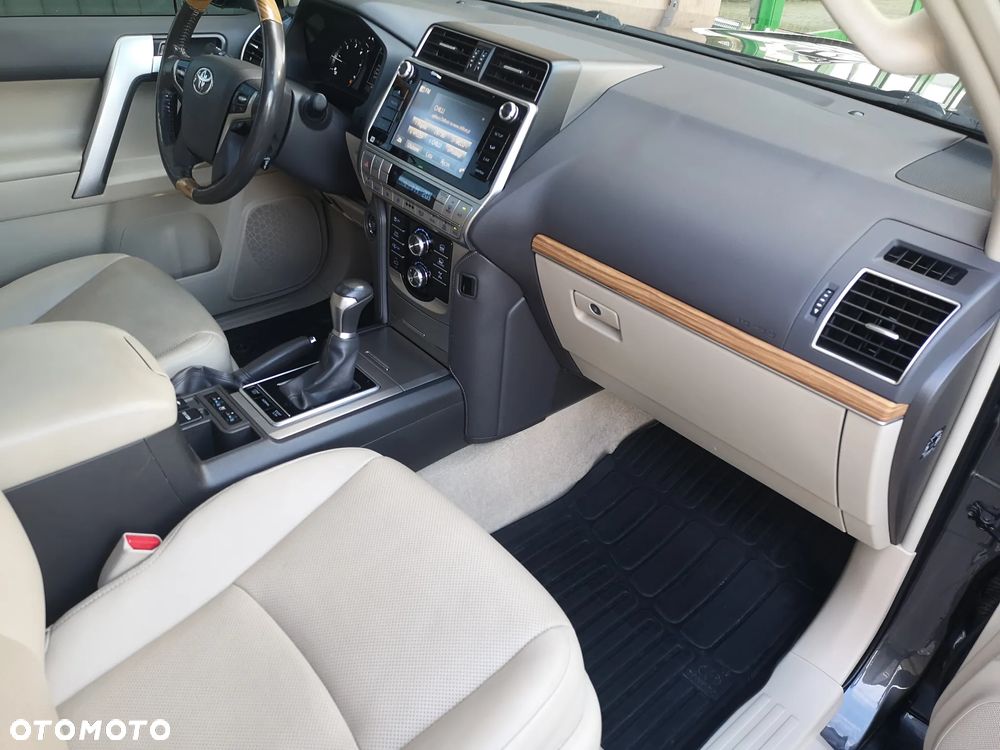 Toyota Land Cruiser LC 2.8 D-4D Premium - 13