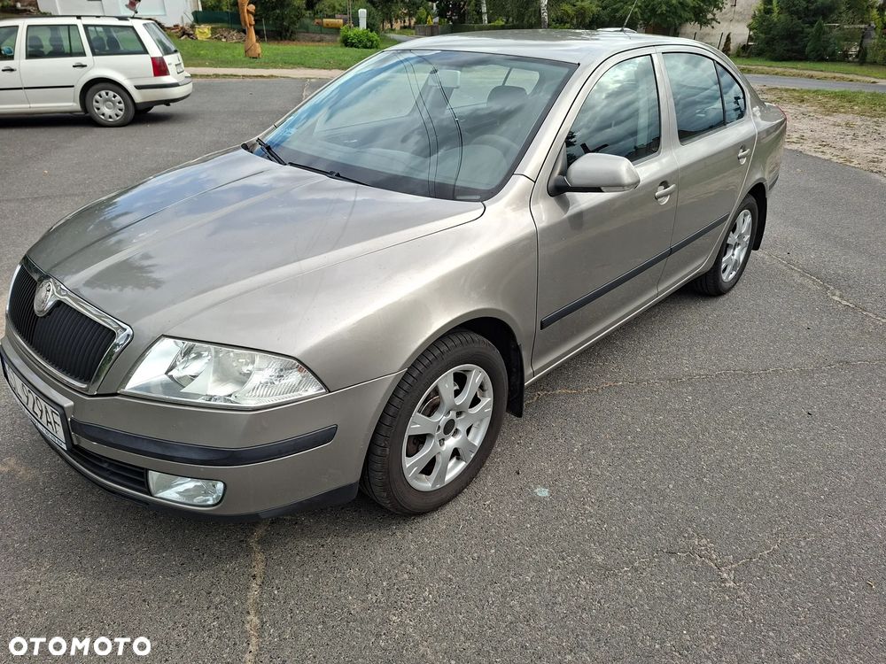Skoda Octavia 1.6 Ambiente - 1