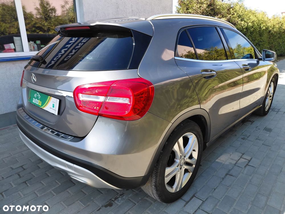 Mercedes-Benz GLA - 9
