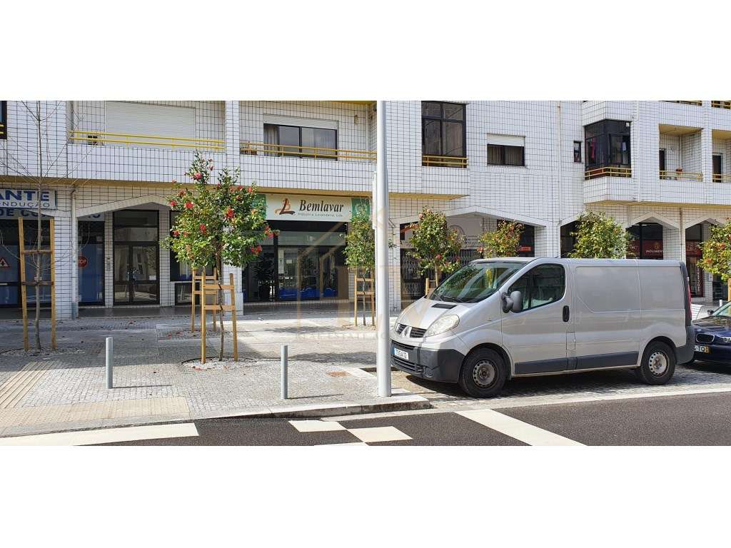 Trespasse de Lavandaria com 170m2 em Santo Tirso - Grande imagem: 2/19