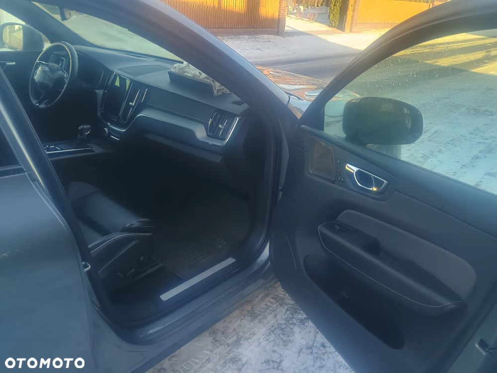 Volvo XC 60 T5 AWD Geartronic RDesign - 13