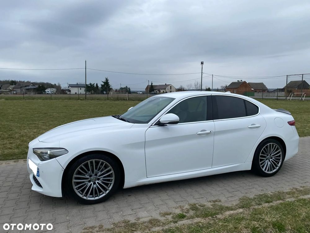 Alfa Romeo Giulia 2.2 AT8 Super - 38