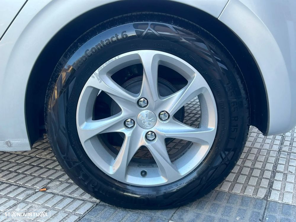 Peugeot 208 1.2 PureTech Style - 10