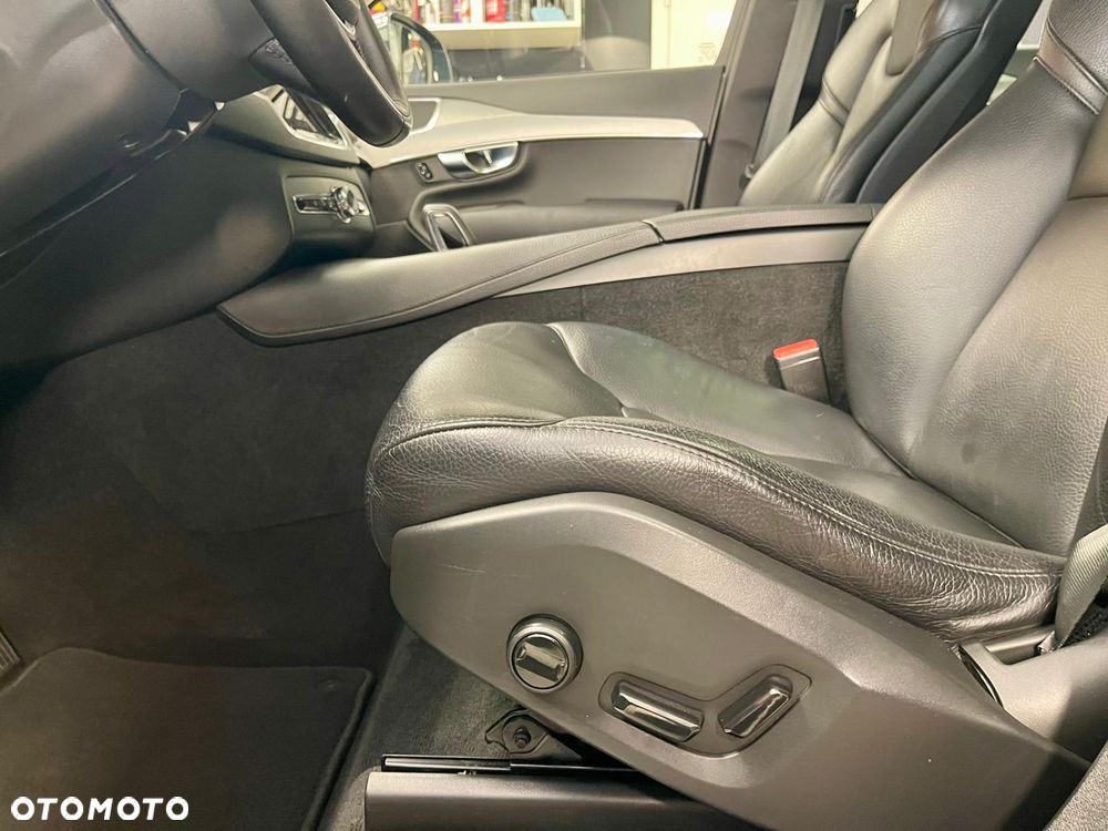 Volvo XC 90 D5 SCR AWD Momentum 7os - 24