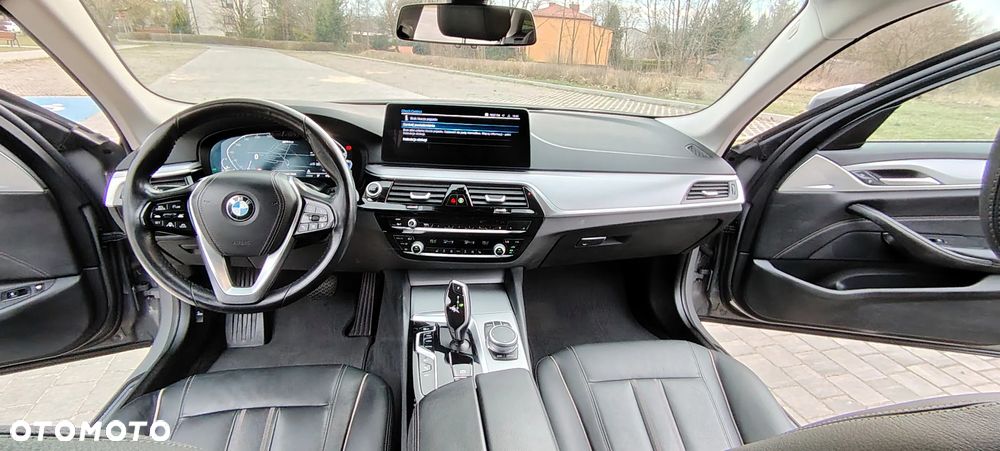 BMW Seria 5 530e Luxury Line sport - 22